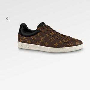 LOUIS VUITTON LUXOMBOURG MONOGRAM SNEAKER SZ. 9 1/2 LIKE NEW! ORG. $860.00